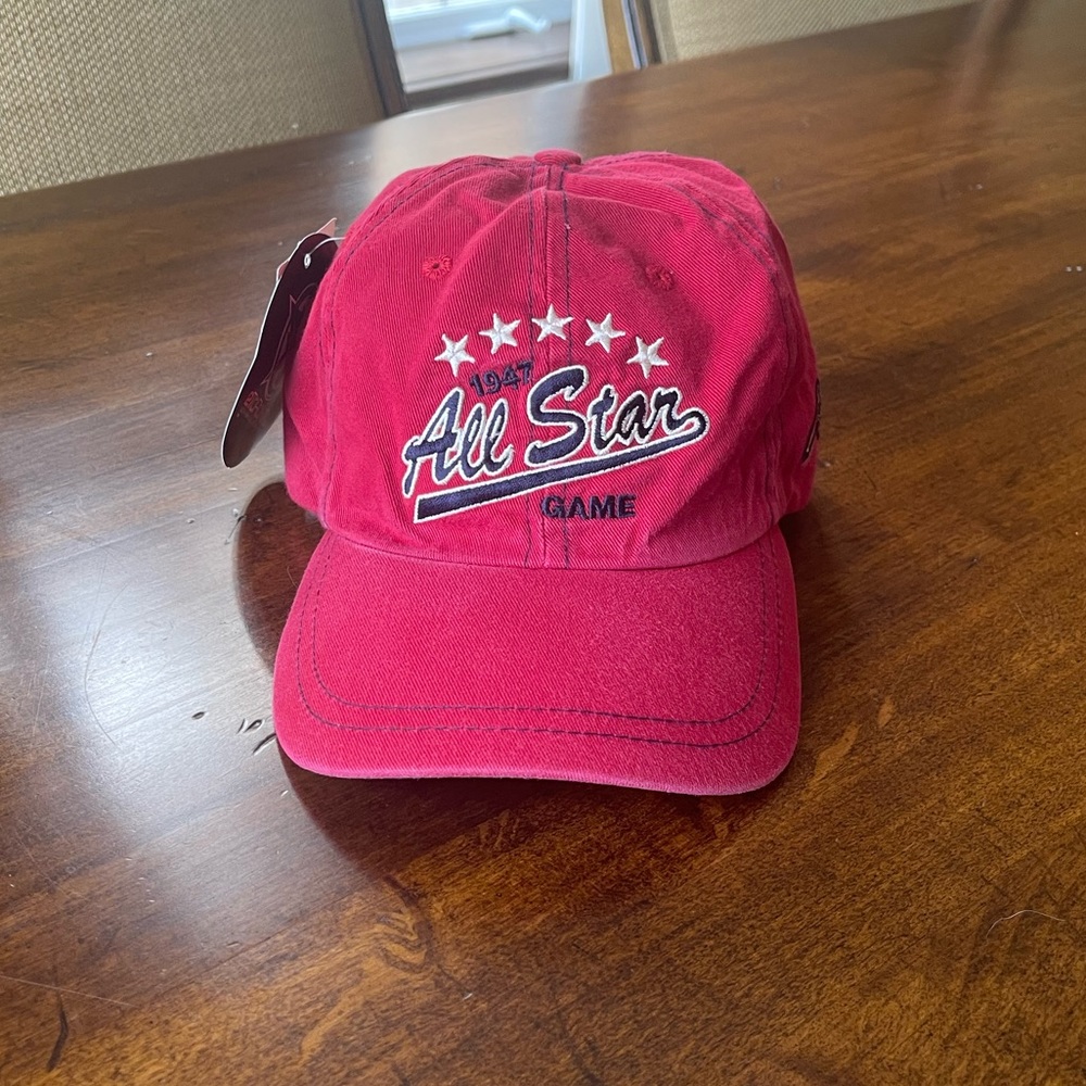 All Star Game Red Roots Cap…NWT
